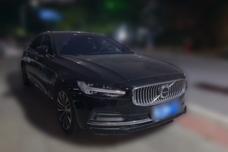 Used Volvo S90 2023 B5 Zhiyi Luxury Edition Front Right 45 Deg