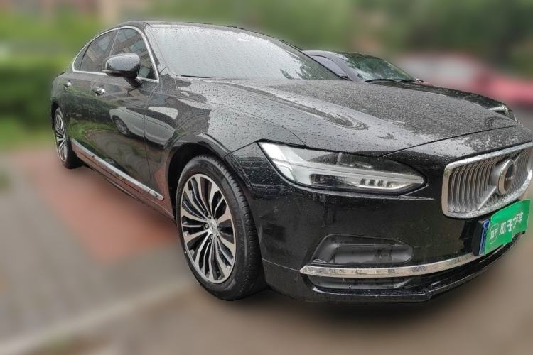 Used Volvo S90 2023 B5 Zhiyi Luxury Edition Front Right 45 Deg