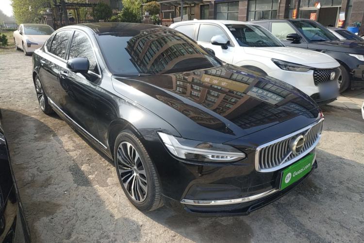 Used Volvo S90 2023 B5 Zhiyi Luxury Edition Front Right 45 Deg