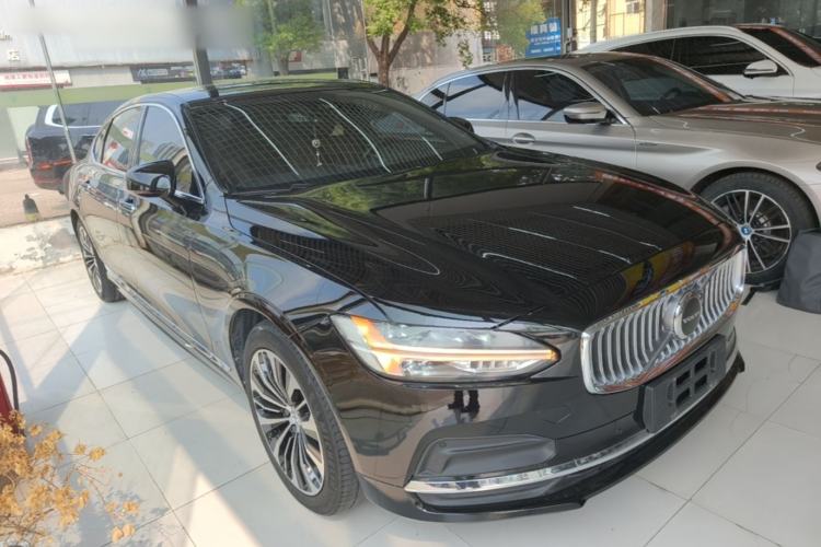 Used Volvo S90 2023 B5 Zhiyi Luxury Edition Front Right 45 Deg