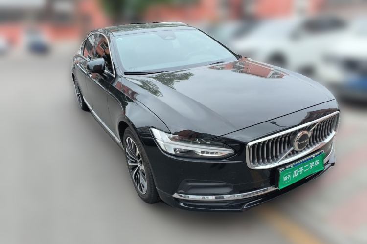 Used Volvo S90 2023 B5 Zhiyi Luxury Edition Front Right 45 Deg