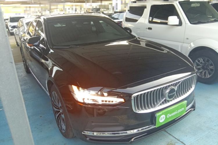 Used Volvo S90 2023 B5 Zhiyi Luxury Edition Front Right 45 Deg
