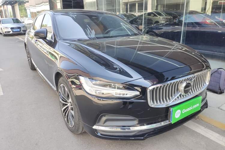 Used Volvo S90 2023 B5 Zhiyi Luxury Edition Front Right 45 Deg