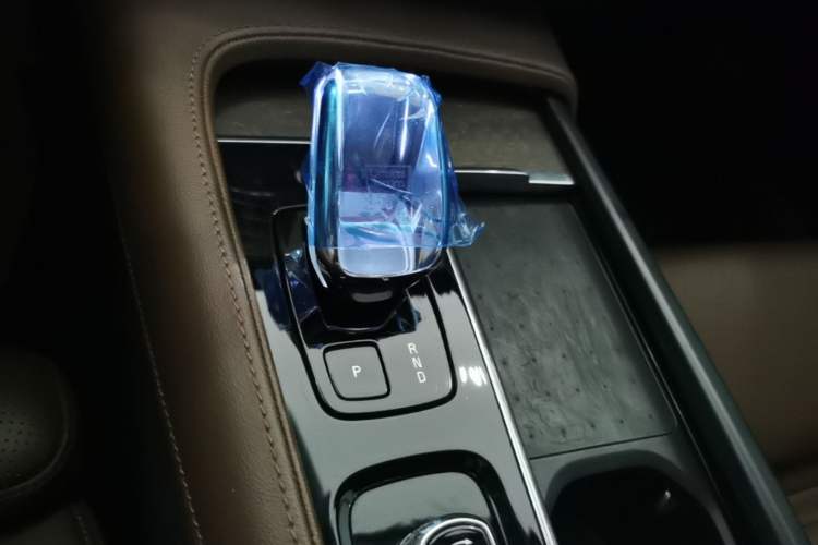 Used Volvo S90 2023 B5 Luxury Smart Edition Gear Lever