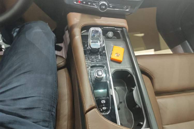 Used Volvo S90 2023 B5 Zhiyuan Luxury Edition Gear Lever