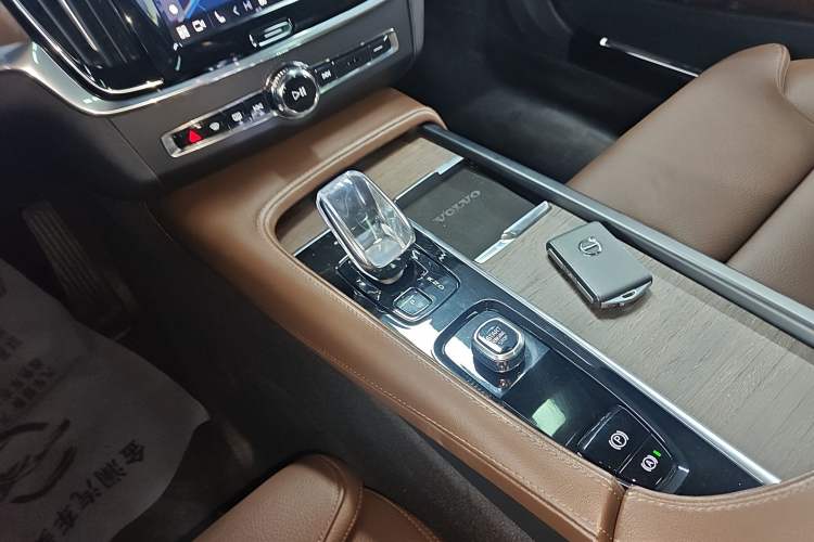 Used Volvo S90 2023 B5 Zhiyuan Luxury Edition Gear Lever