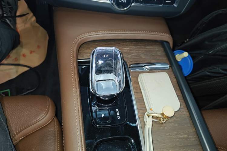 Used Volvo S90 2023 B5 Zhiyuan Luxury Edition Gear Lever