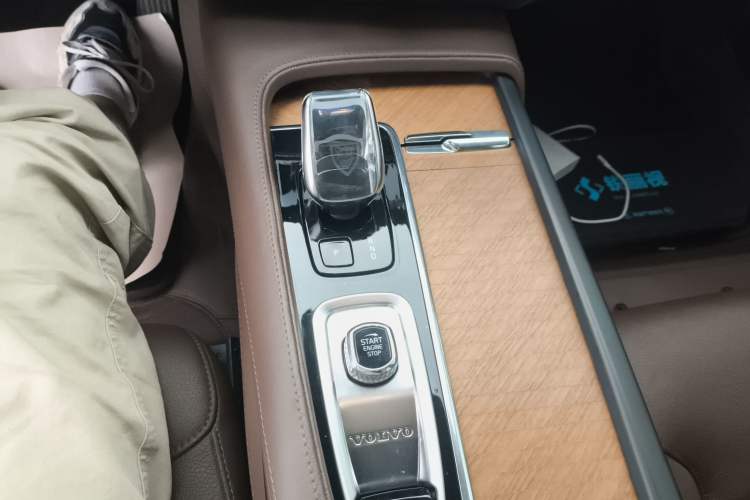 Used Volvo S90 2023 B5 Zhiyi Luxury Edition Gear Lever