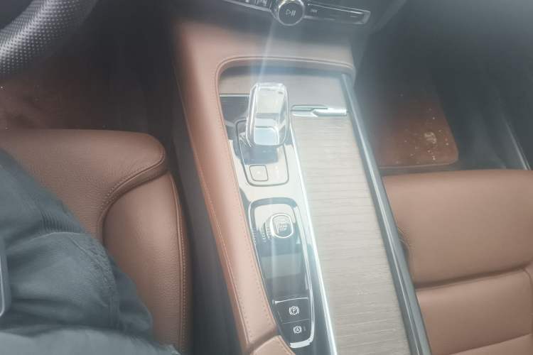 Used Volvo S90 2023 B5 Zhiyuan Luxury Edition Gear Lever