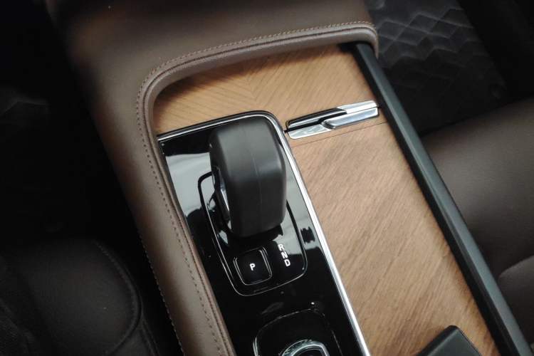 Used Volvo S90 2023 B5 Zhiyi Luxury Edition Gear Lever