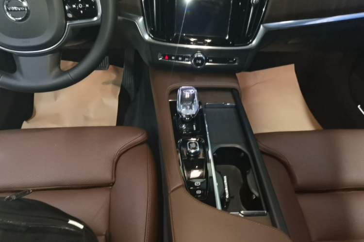 Used Volvo S90 2023 B5 Zhiyuan Luxury Edition Gear Lever