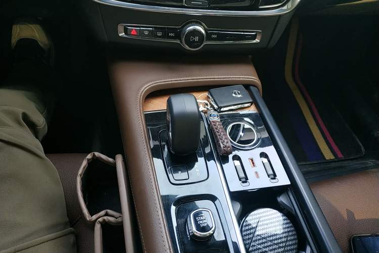 Used Volvo S90 2023 B5 Zhiyi Luxury Edition Gear Lever