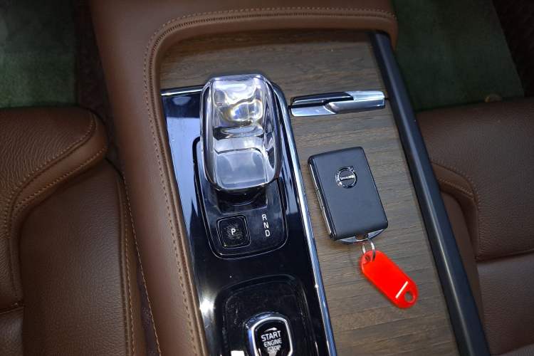 Used Volvo S90 2023 B5 Zhiyuan Luxury Edition Gear Lever