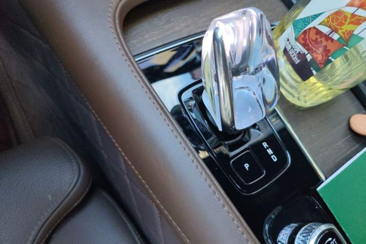 Used Volvo S90 2023 B5 Zhiyuan Luxury Edition Gear Lever