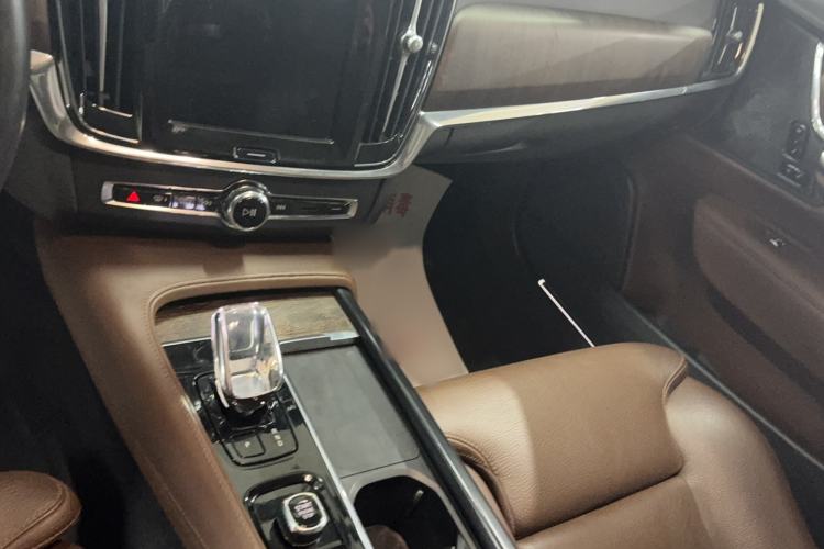Used Volvo S90 2023 B5 Zhiyuan Luxury Edition Gear Lever