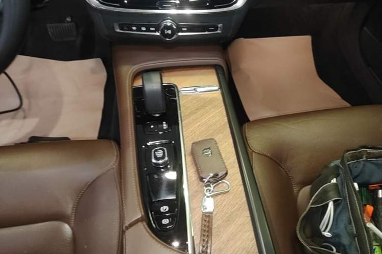 Used Volvo S90 2023 B5 Zhiyi Luxury Edition Gear Lever