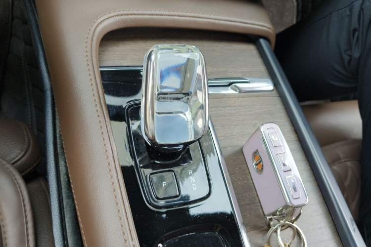 Used Volvo S90 2023 B5 Zhiyuan Luxury Edition Gear Lever