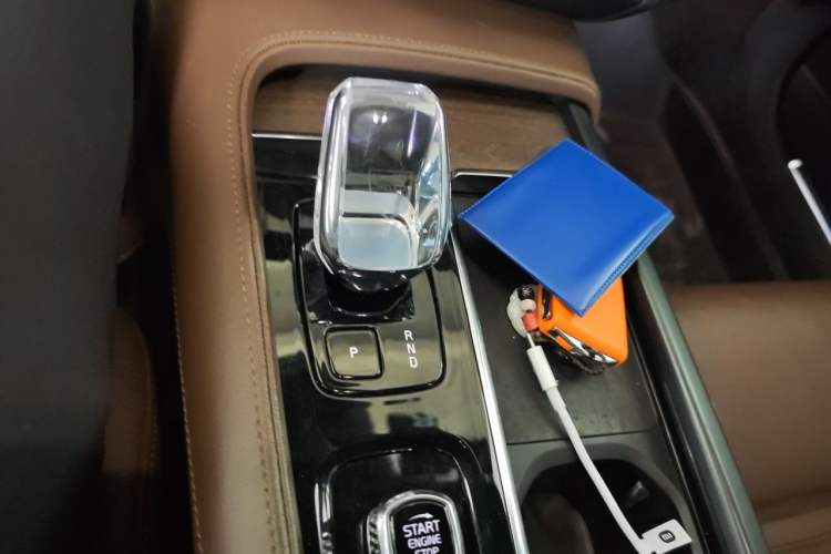 Used Volvo S90 2023 B5 Zhiyuan Luxury Edition Gear Lever