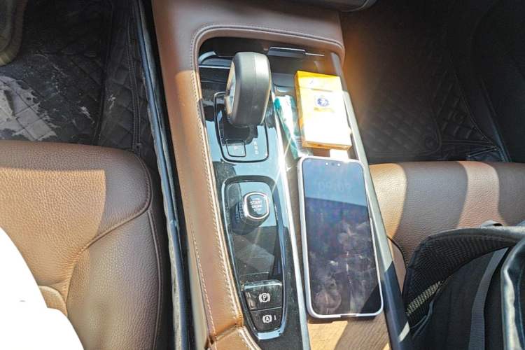 Used Volvo S90 2023 B5 Zhiyi Luxury Edition Gear Lever