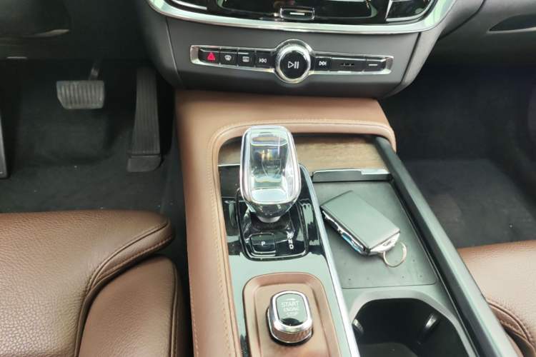 Used Volvo S90 2023 B5 Zhiyuan Luxury Edition Gear Lever