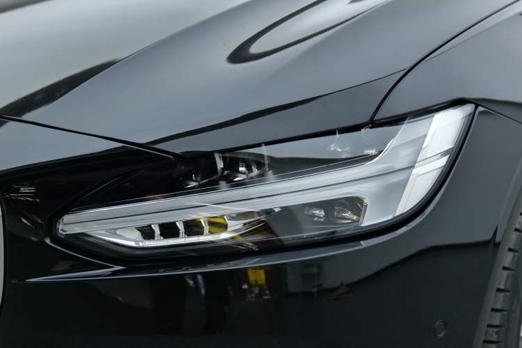 Used Volvo S90 2023 B5 Luxury Smart Edition Left Front Headlight