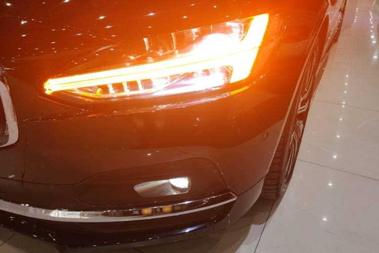 Used Volvo S90 2023 B5 Luxury Smart Edition Left Front Headlight