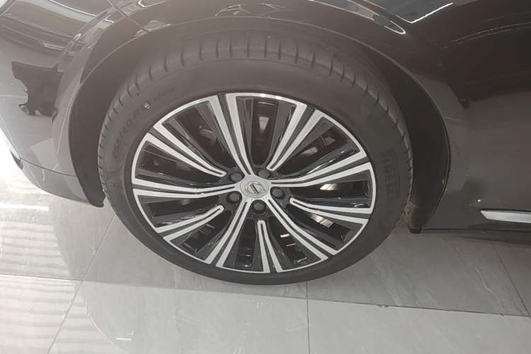 Used Volvo S90 2023 B5 Zhiyuan Luxury Edition Left Front Wheel Hub