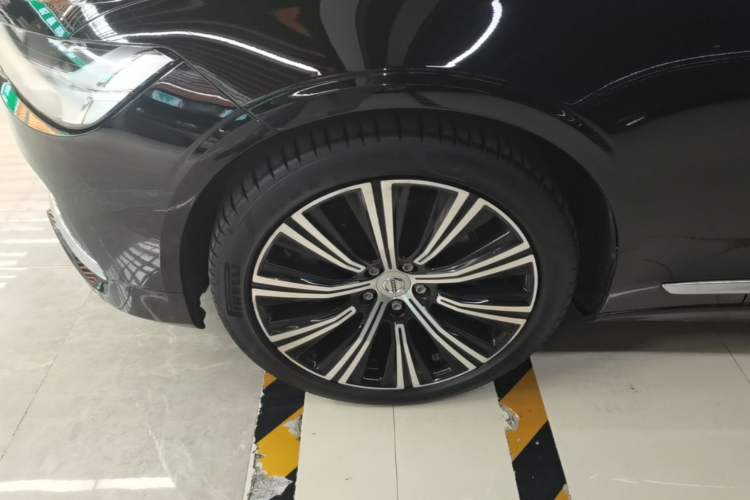 Used Volvo S90 2023 B5 Zhiyuan Luxury Edition Left Front Wheel Hub