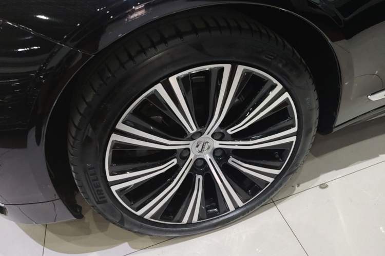Used Volvo S90 2023 B5 Luxury Smart Edition Left Front Wheel Hub