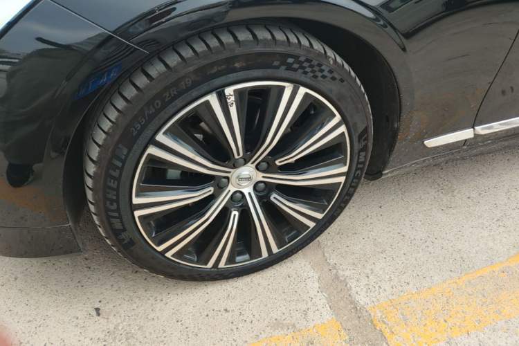 Used Volvo S90 2023 B5 Zhiyuan Luxury Edition Left Front Wheel Hub