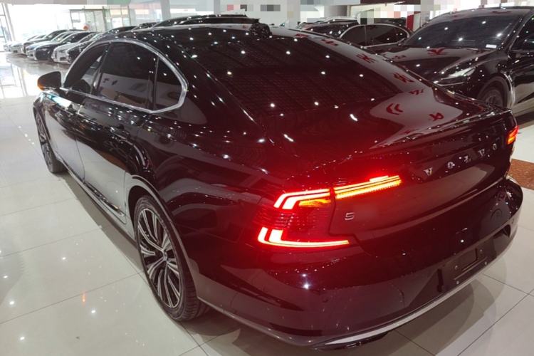 Used Volvo S90 2023 B5 Luxury Smart Edition Rear Left 45 Deg