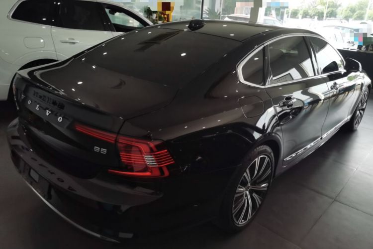 Used Volvo S90 2023 B5 Luxury Smart Edition Rear Right 45 Deg
