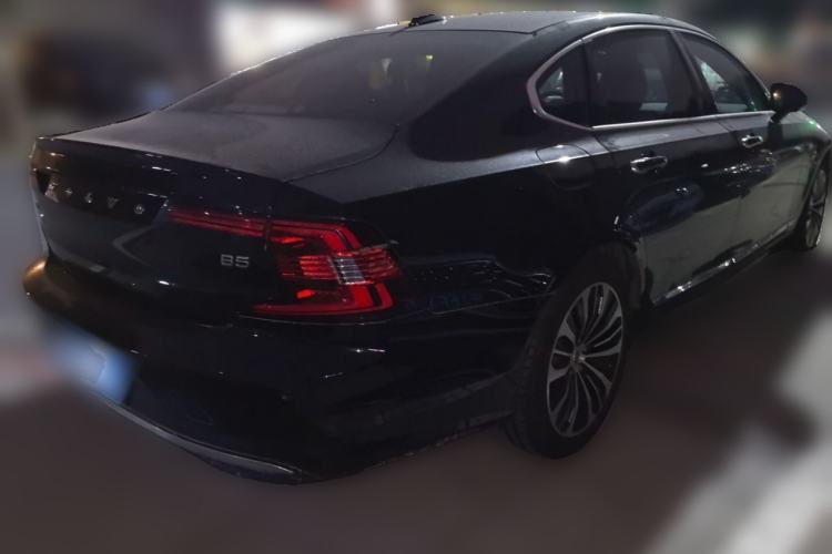 Used Volvo S90 2023 B5 Zhiyi Luxury Edition Rear Right 45 Deg
