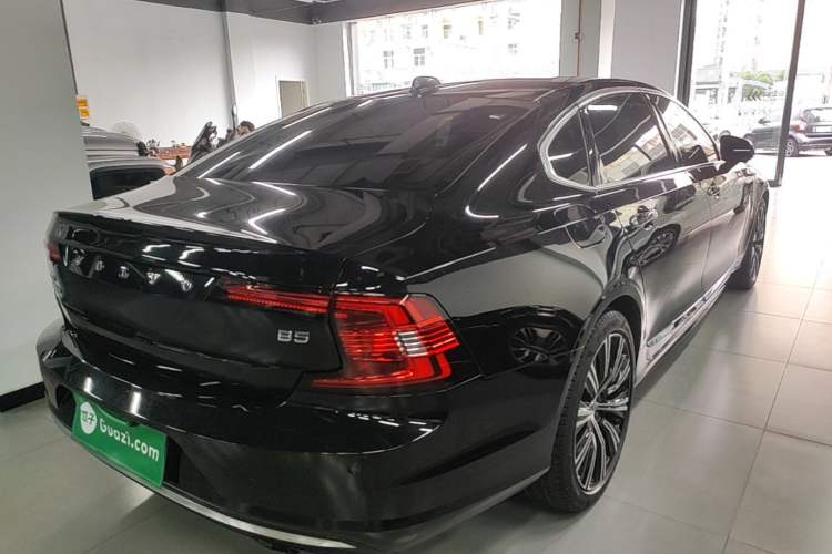 Used Volvo S90 2023 B5 Zhiyuan Luxury Edition Rear Right 45 Deg