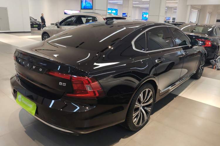 Used Volvo S90 2023 B5 Zhiyuan Luxury Edition Rear Right 45 Deg