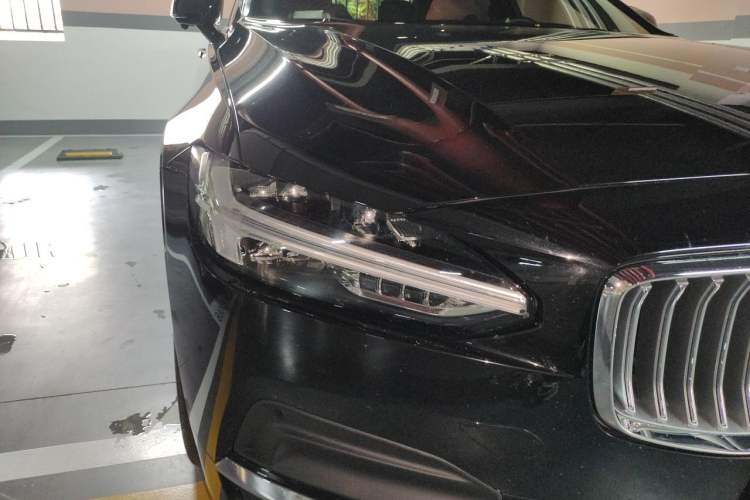 Used Volvo S90 2023 B5 Zhiyuan Luxury Edition Right Front Headlight