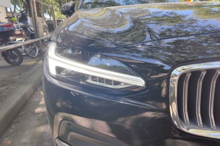 Used Volvo S90 2023 B5 Zhiyuan Luxury Edition Right Front Headlight