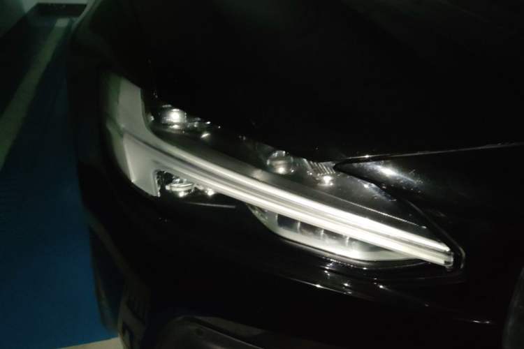 Used Volvo S90 2023 B5 Zhiyuan Luxury Edition Right Front Headlight