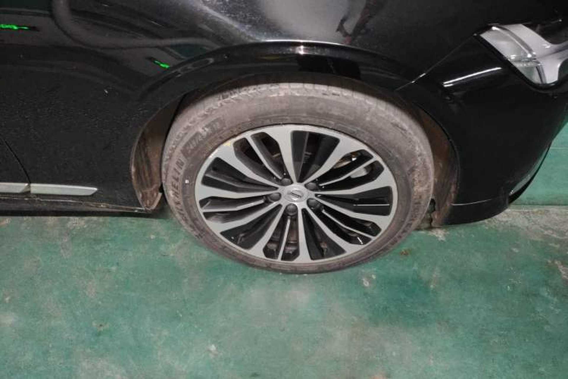Used Volvo S90 2023 B5 Zhiyi Luxury Edition Right Front Wheel Hub