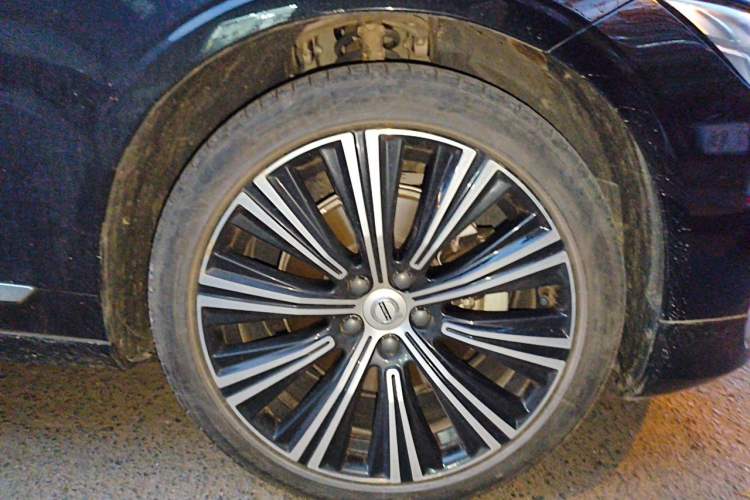 Used Volvo S90 2023 B5 Zhiyuan Luxury Edition Right Front Wheel Hub