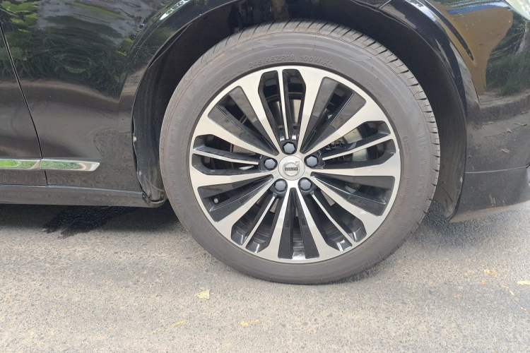 Used Volvo S90 2023 B5 Zhiyi Luxury Edition Right Front Wheel Hub