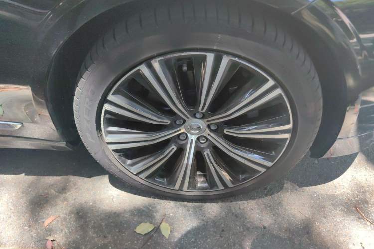 Used Volvo S90 2023 B5 Zhiyuan Luxury Edition Right Front Wheel Hub