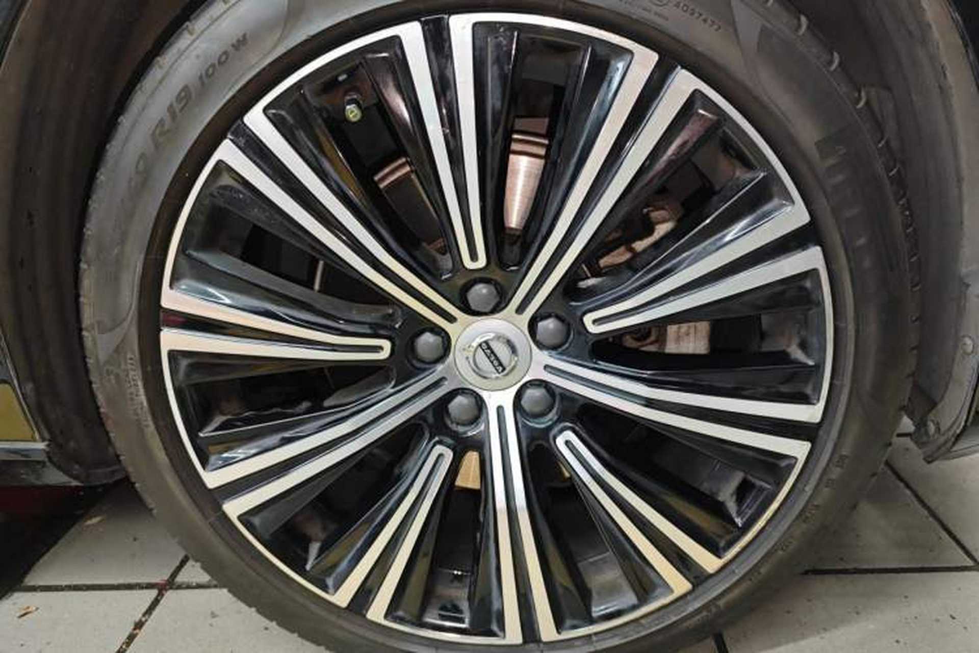 Used Volvo S90 2023 B5 Zhiyuan Luxury Edition Right Front Wheel Hub
