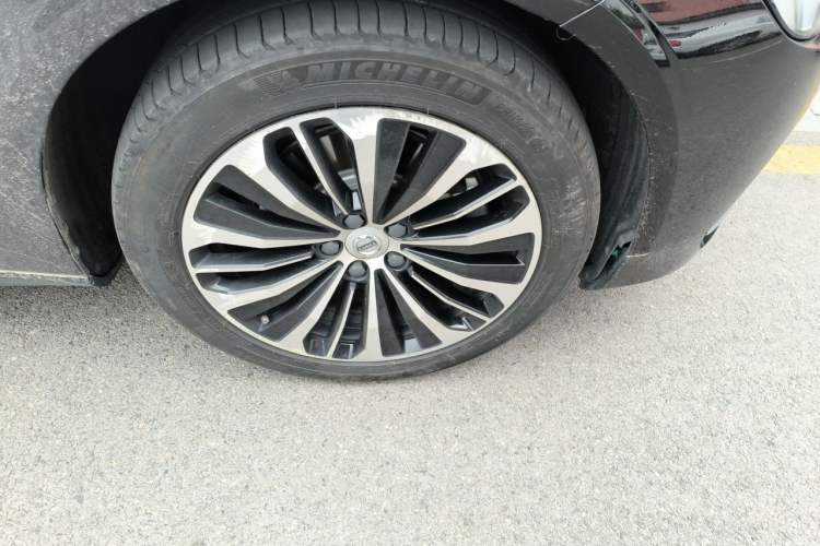 Used Volvo S90 2023 B5 Zhiyi Luxury Edition Right Front Wheel Hub