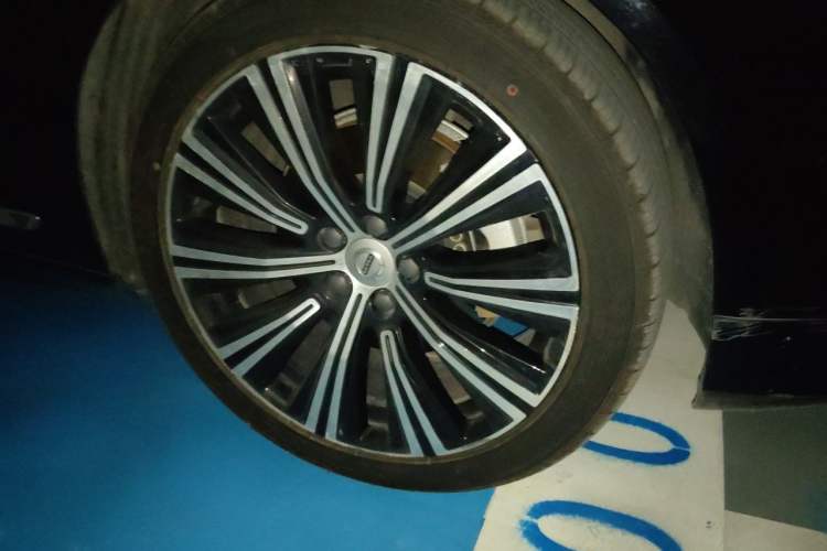 Used Volvo S90 2023 B5 Zhiyuan Luxury Edition Right Front Wheel Hub