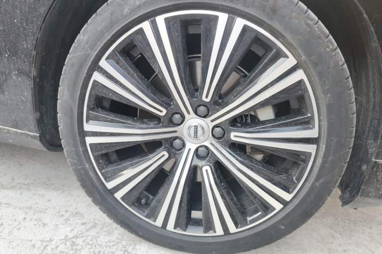 Used Volvo S90 2023 B5 Zhiyuan Luxury Edition Right Front Wheel Hub