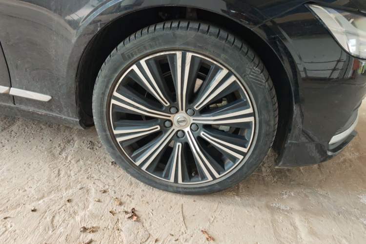 Used Volvo S90 2023 B5 Zhiyuan Luxury Edition Right Front Wheel Hub