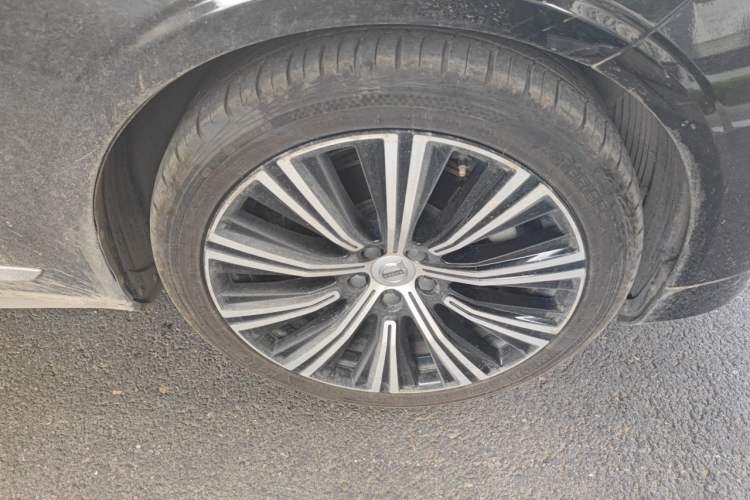 Used Volvo S90 2023 B5 Zhiyuan Luxury Edition Right Front Wheel Hub