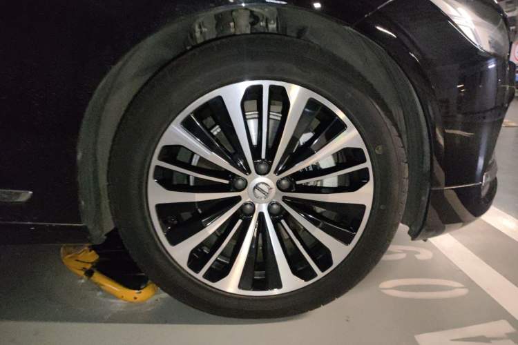 Used Volvo S90 2023 B5 Zhiyi Luxury Edition Right Front Wheel Hub