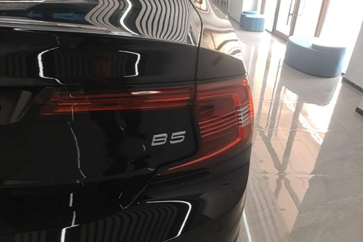 Used Volvo S90 2023 B5 Zhiyuan Luxury Edition Right Rear Taillight